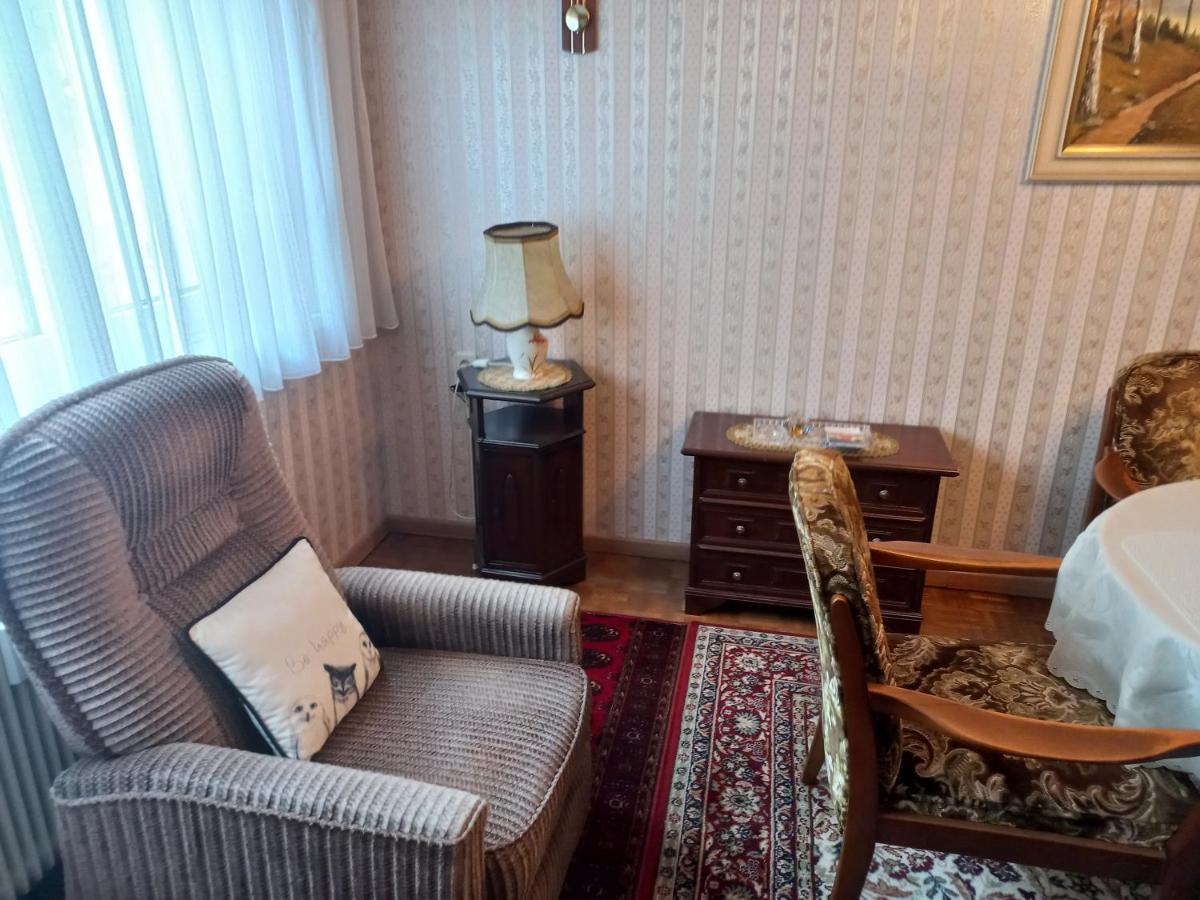 Ferienwohnung ,,Wohnen Wie Zu Grossmutter'S Zeiten'' Vienna Exterior photo